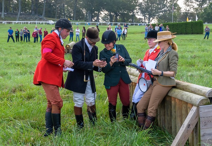 judges confer