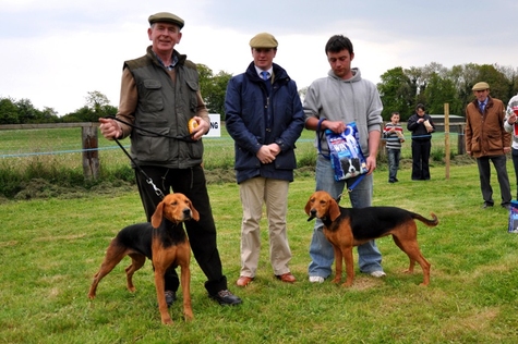 Jim_McDonnell__Judge_Brian_Murphy_whip_Kilkenny_Foxhounds__Louis_Goodwin_with_2nd_3rd_Entered_Harrier_Bitch_Galexy_and_Garnish